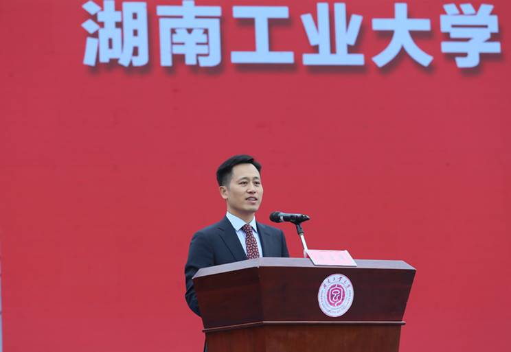 http://news.hut.edu.cn/__local/D/96/CF/C36292DC764A4ACA6AAEF0987EF_97293B9B_52700.jpg